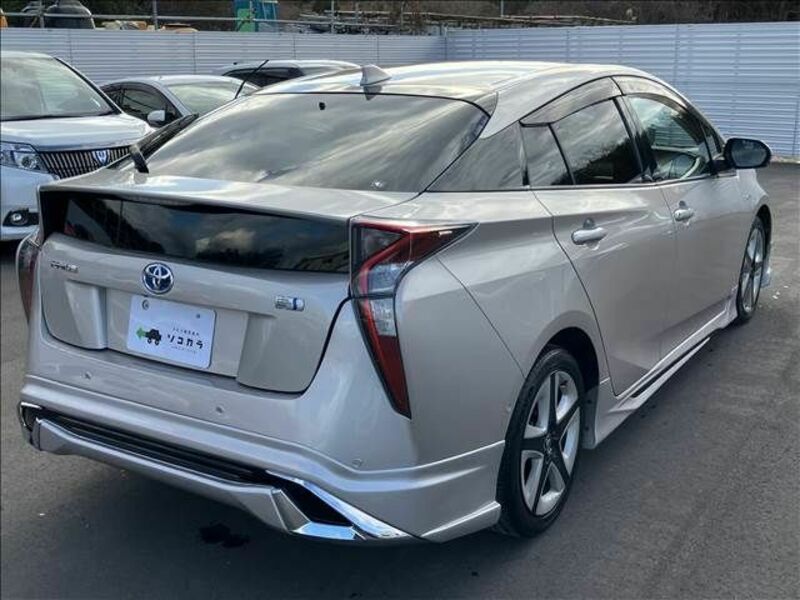 PRIUS-10
