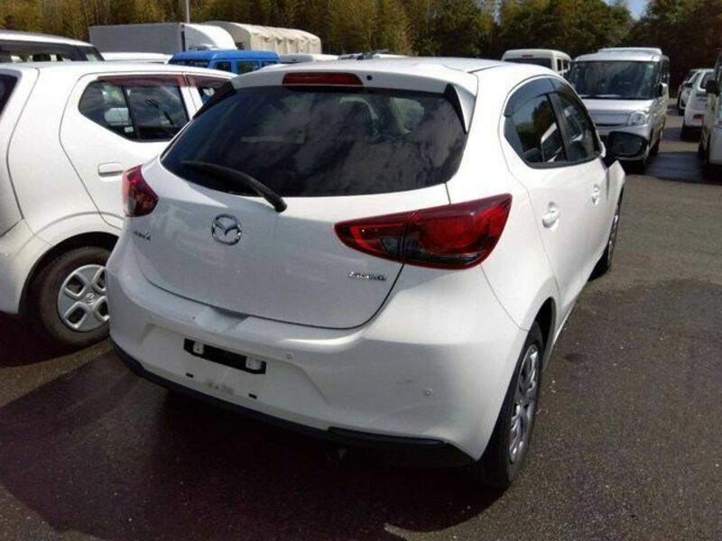 MAZDA2