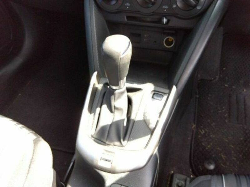 MAZDA2