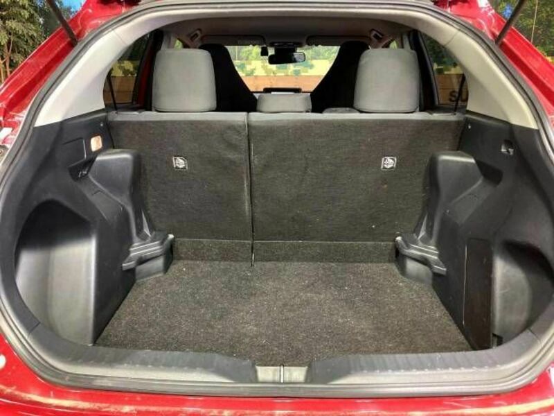YARIS CROSS-9