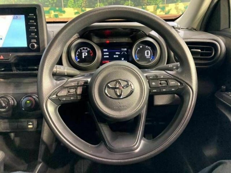 YARIS CROSS-10