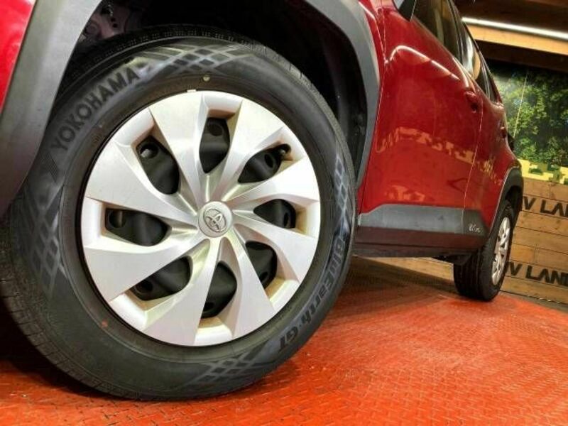 YARIS CROSS-12