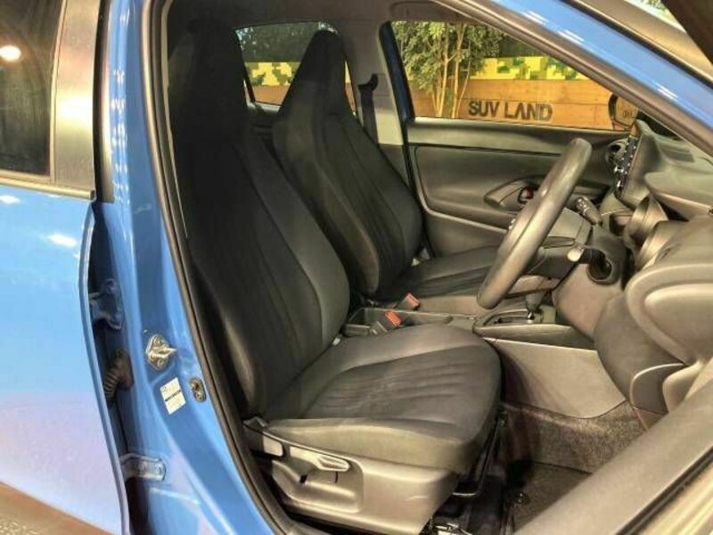 YARIS CROSS-7