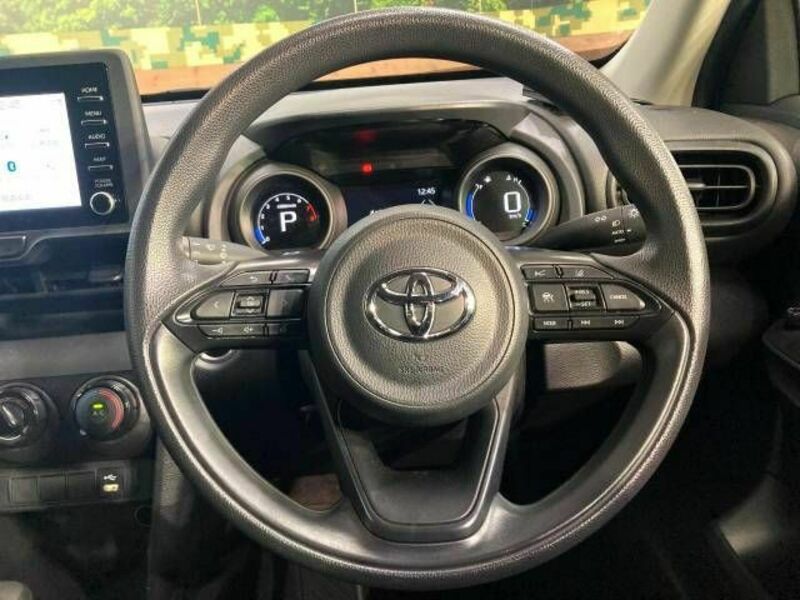 YARIS CROSS-10