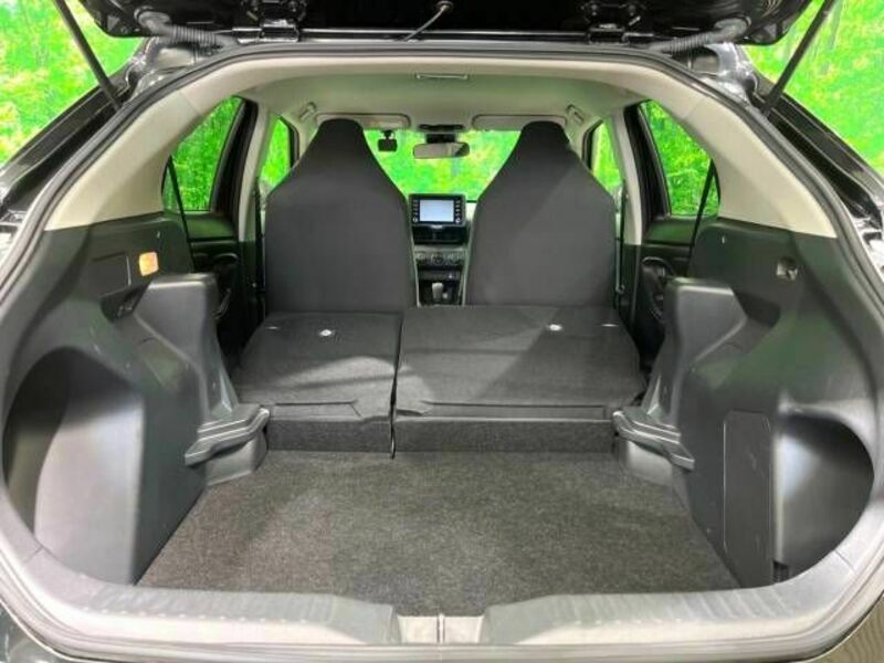 YARIS CROSS-10