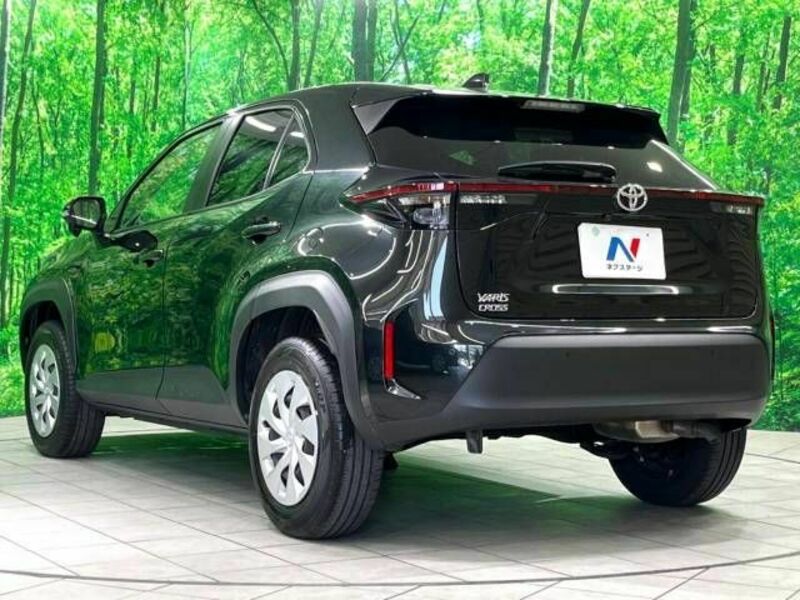 YARIS CROSS-15