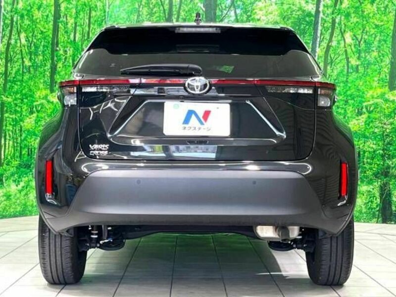 YARIS CROSS-16