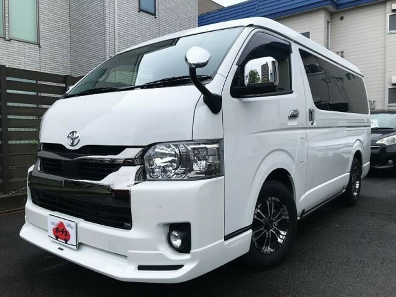 TOYOTA　HIACE VAN