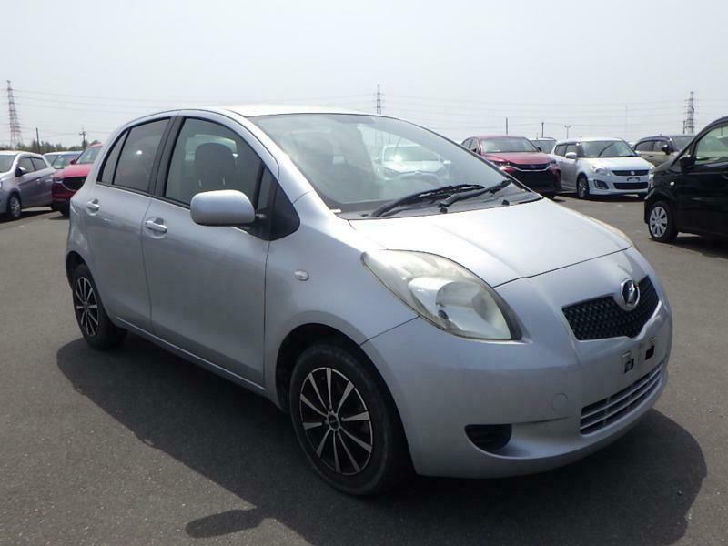 TOYOTA　VITZ