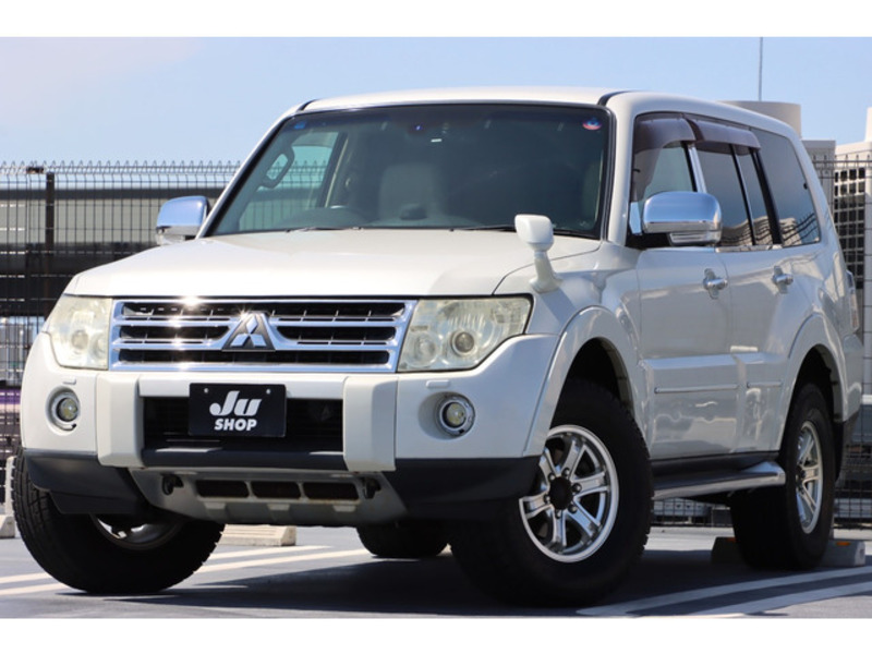 MITSUBISHI PAJERO