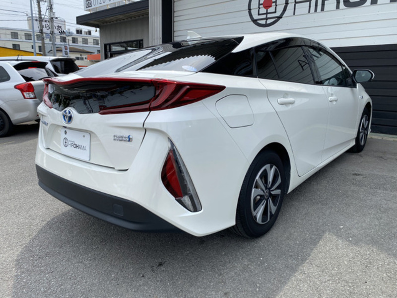 PRIUS PHV