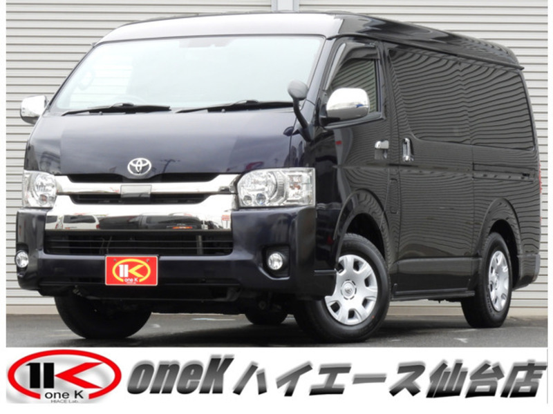 TOYOTA　HIACE VAN