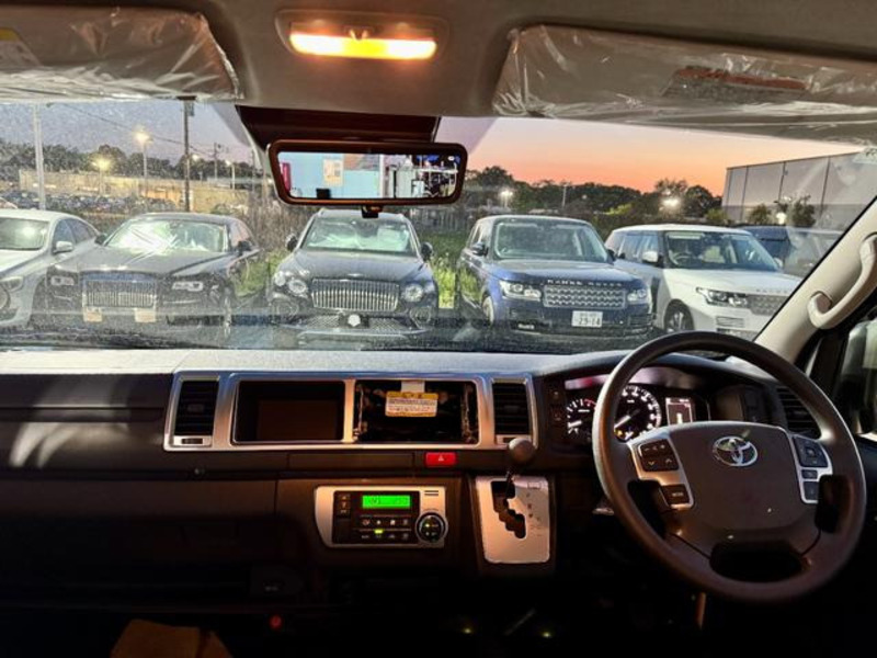 HIACE-12