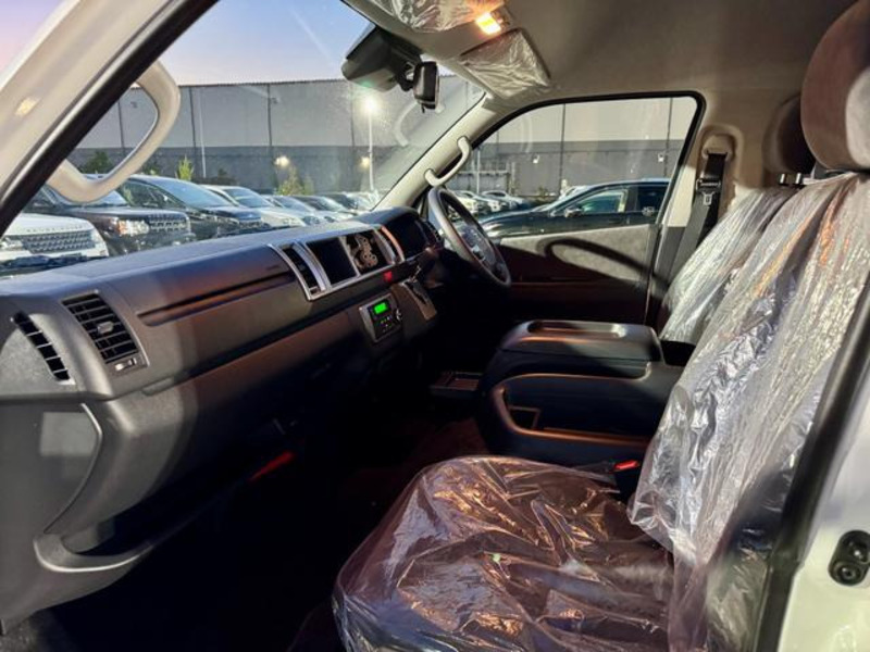 HIACE-10