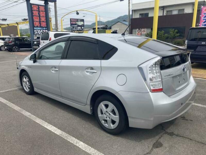 PRIUS-6