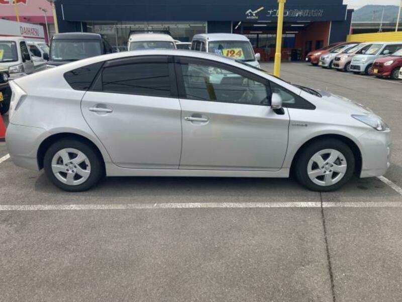 PRIUS-3