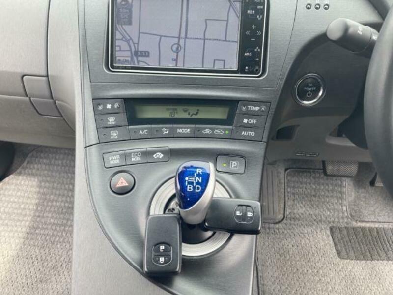 PRIUS-11