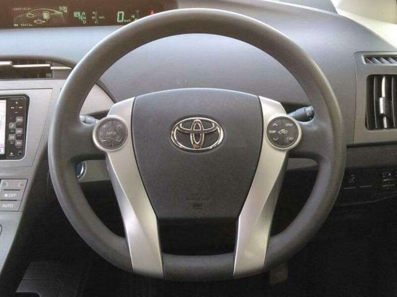 PRIUS-11