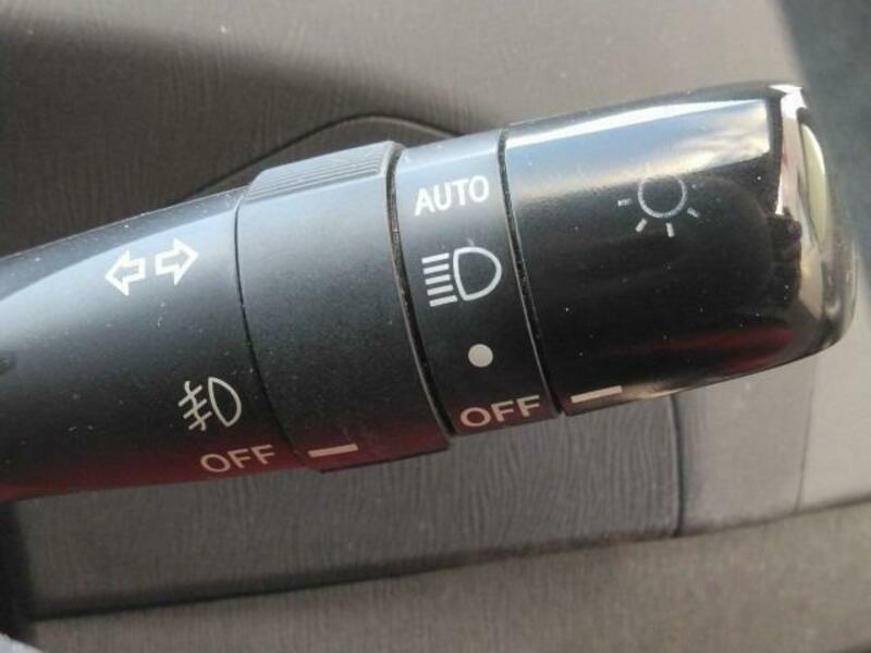 PRIUS-12