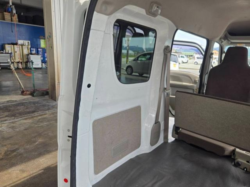 MINICAB VAN-18