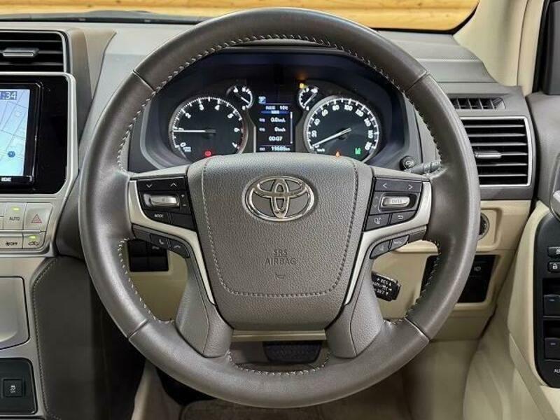 LAND CRUISER PRADO-12