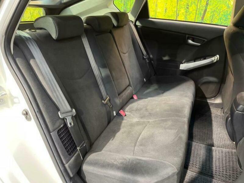 PRIUS-8