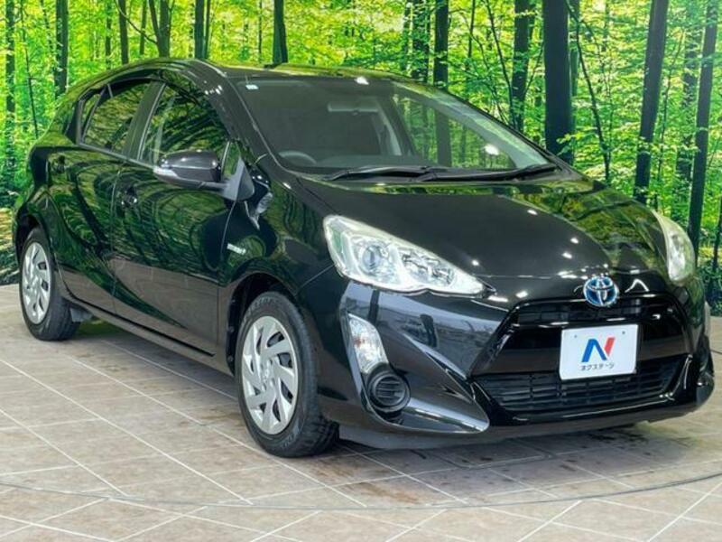 TOYOTA　AQUA