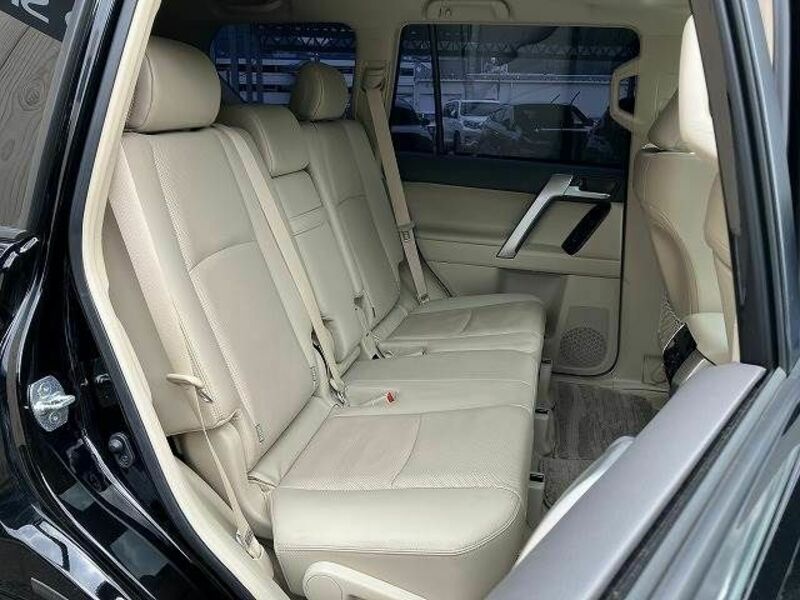LAND CRUISER PRADO-10