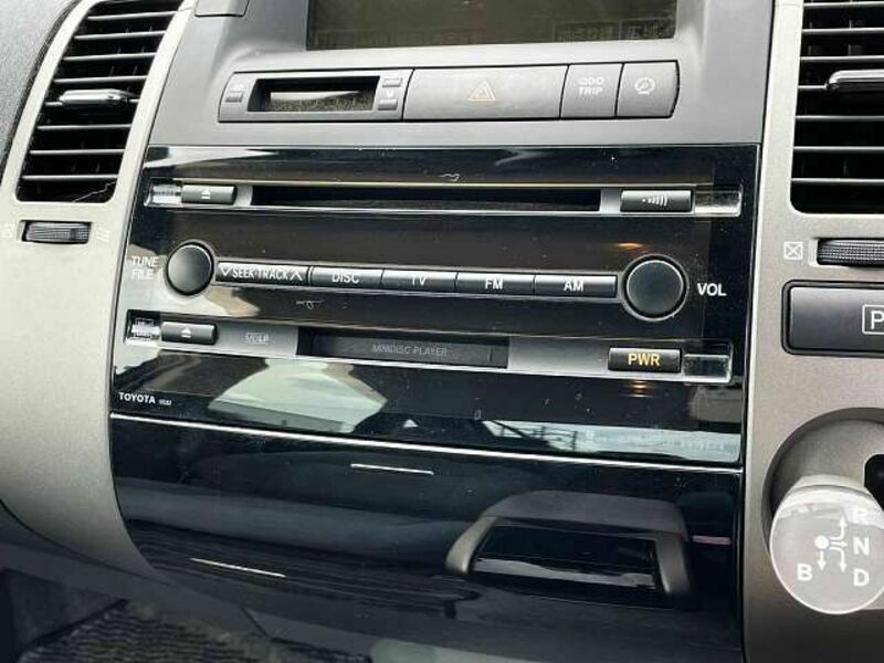 PRIUS-8