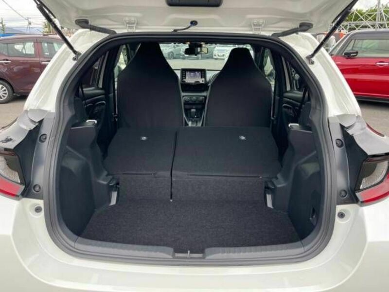 YARIS-9