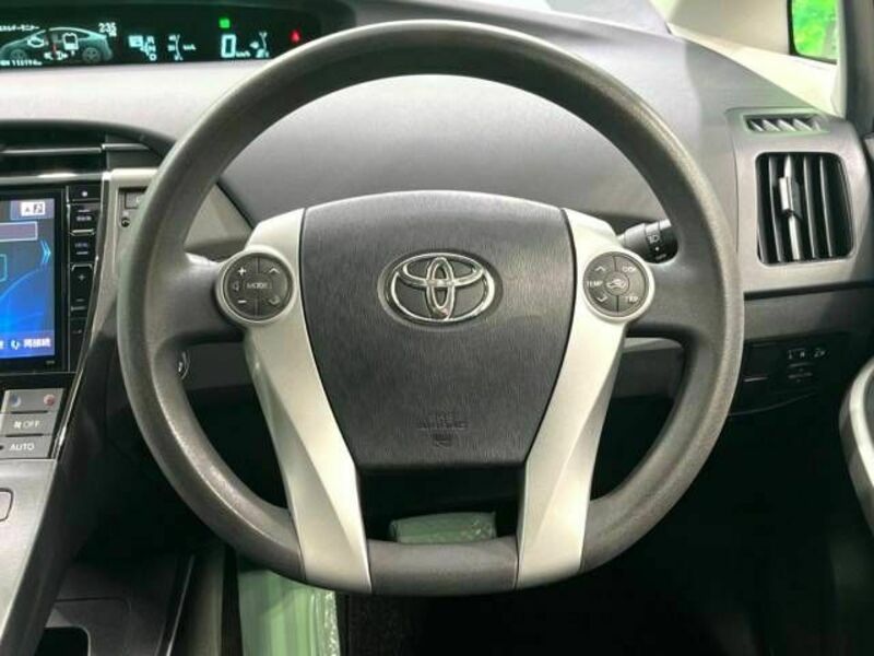 PRIUS-13