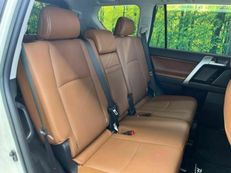 LAND CRUISER PRADO-9