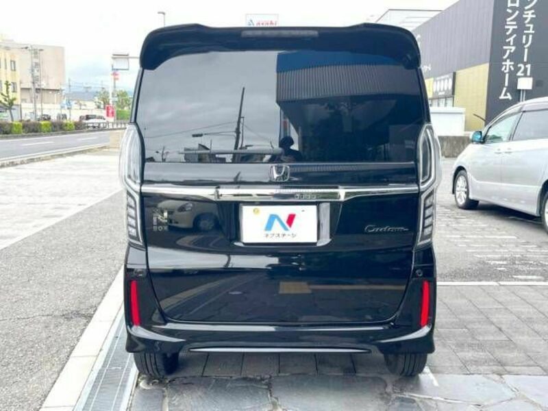 N BOX CUSTOM