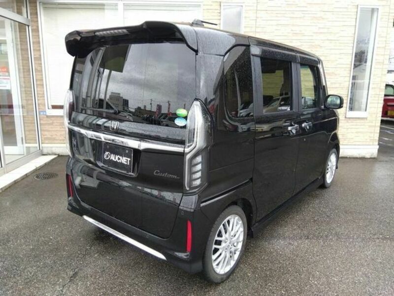 N BOX CUSTOM