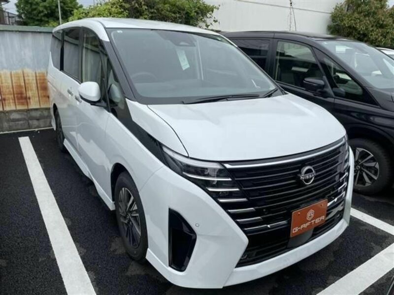 NISSAN　SERENA