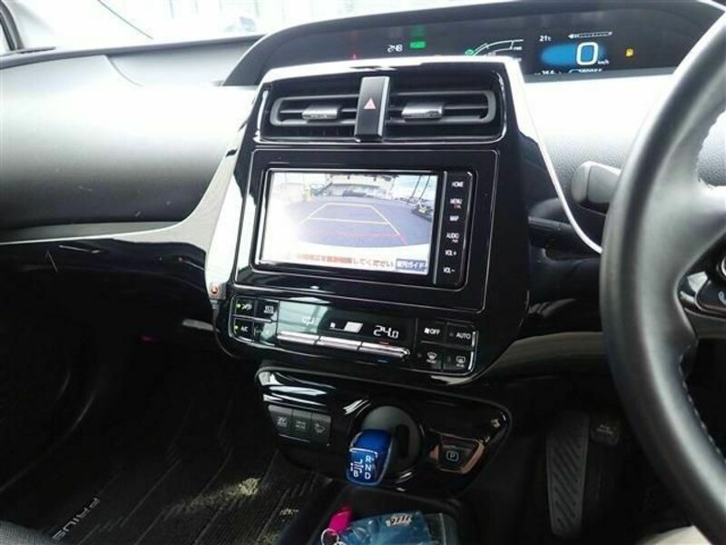 PRIUS-4