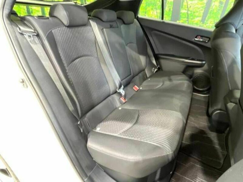 PRIUS-8