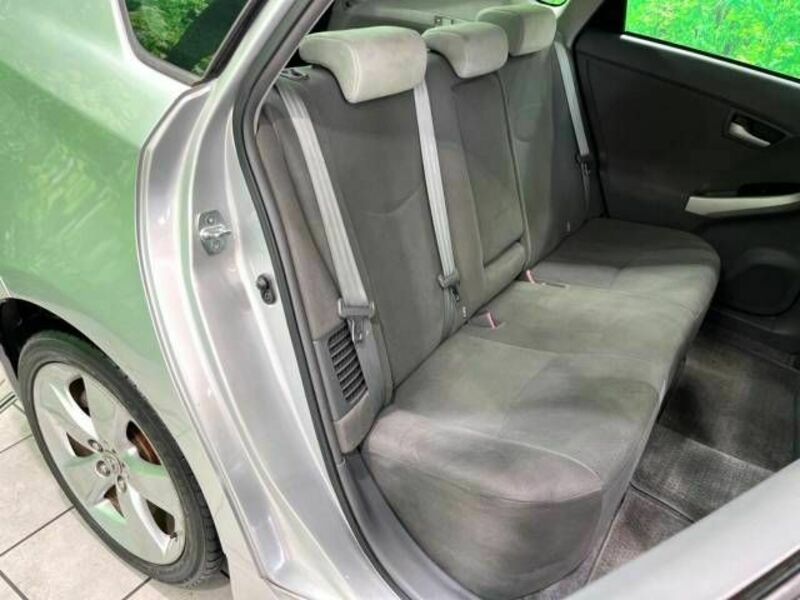 PRIUS-9