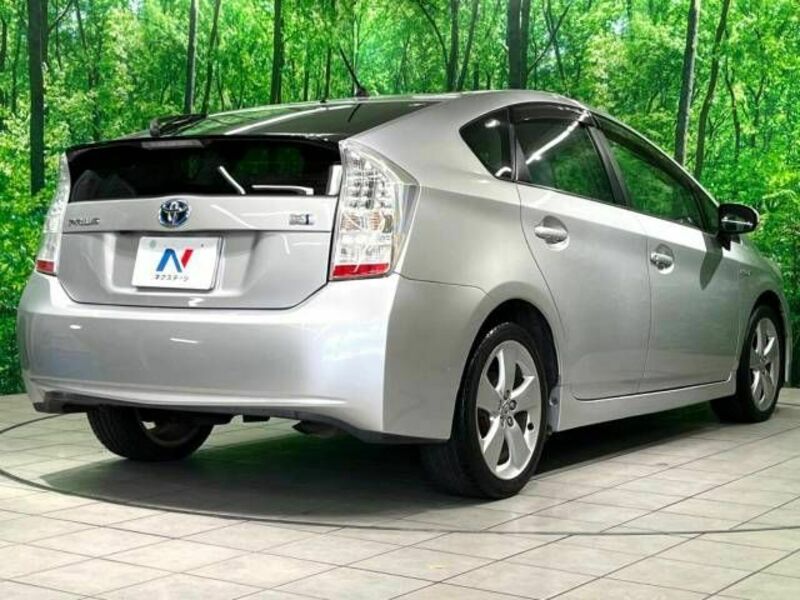 PRIUS-17