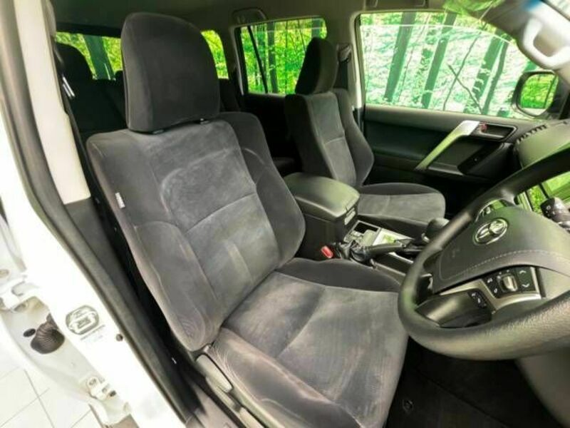 LAND CRUISER PRADO-7