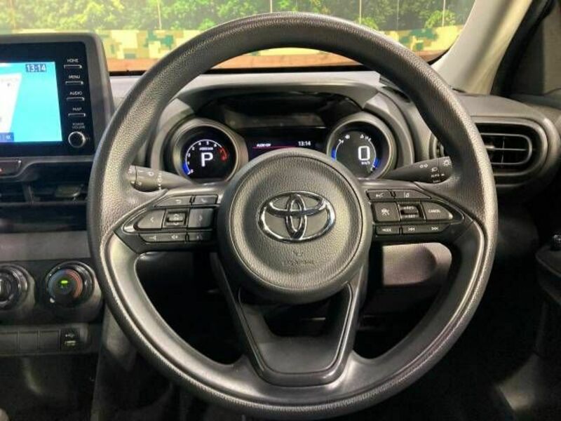 YARIS CROSS-10