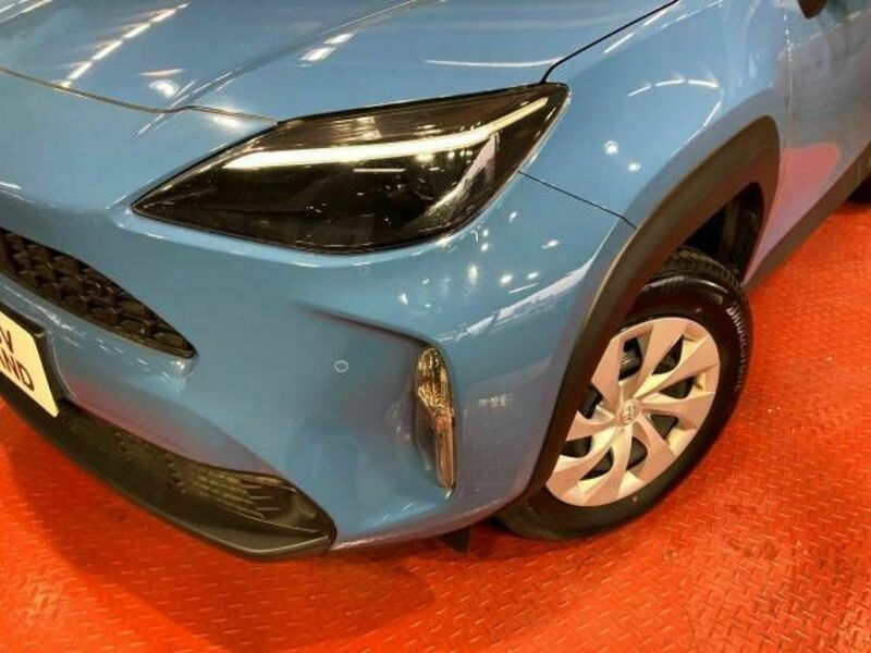 YARIS CROSS-11