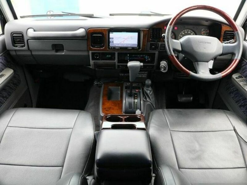 LAND CRUISER PRADO-3