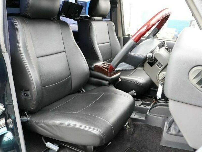 LAND CRUISER PRADO-5