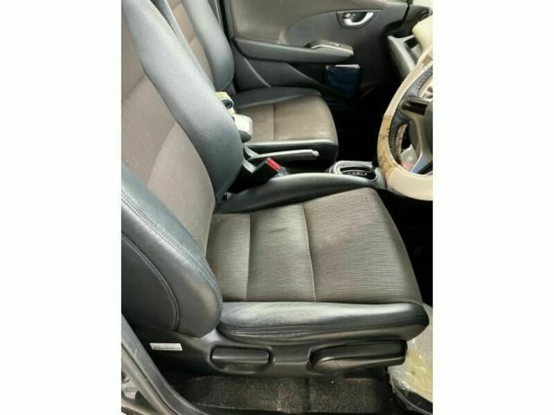 FIT HYBRID-14