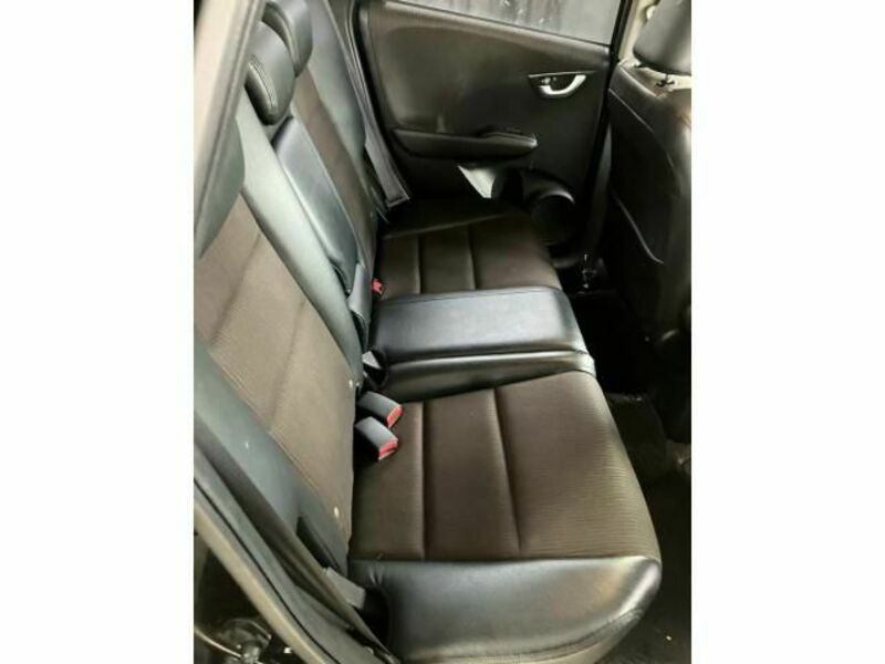 FIT HYBRID-16