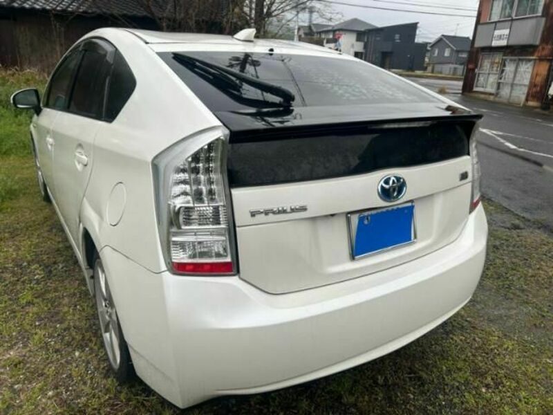 PRIUS-3