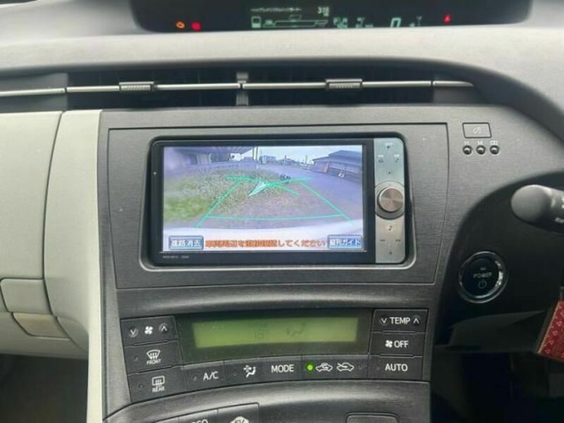 PRIUS-16