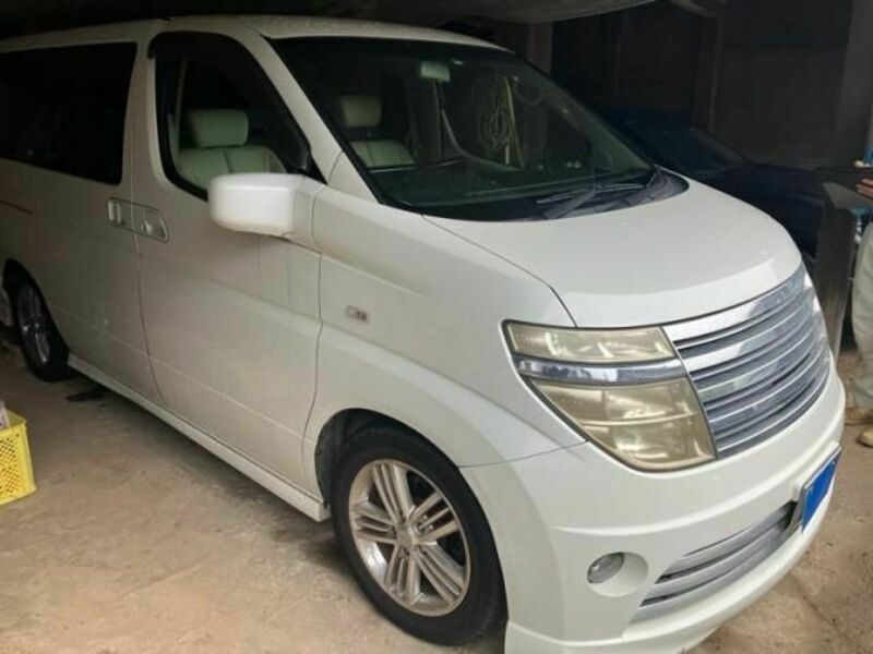 NISSAN ELGRAND