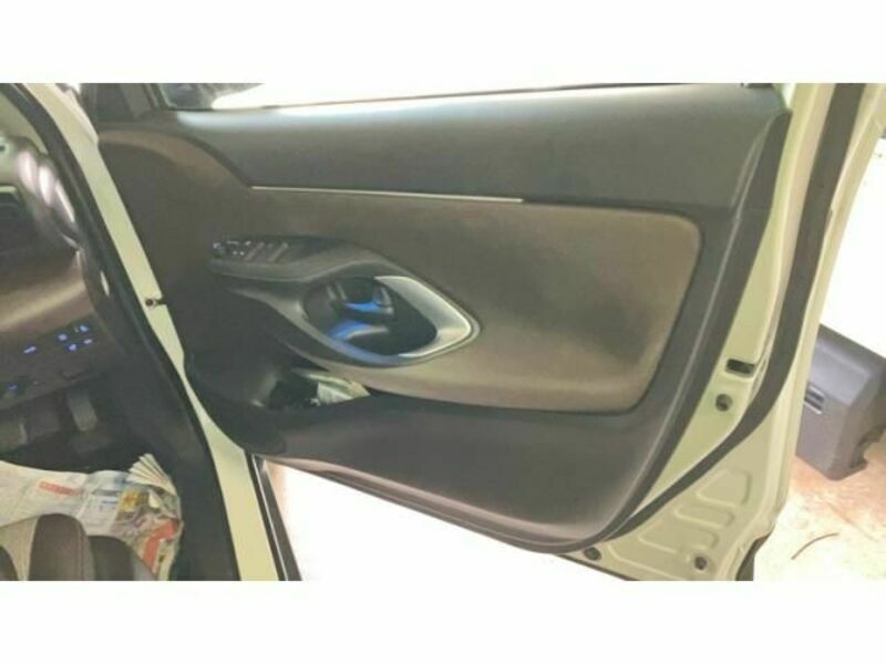 YARIS CROSS